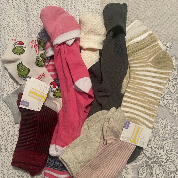 American Eagle Outfitters Other - 11 different varieties of socks. M/L